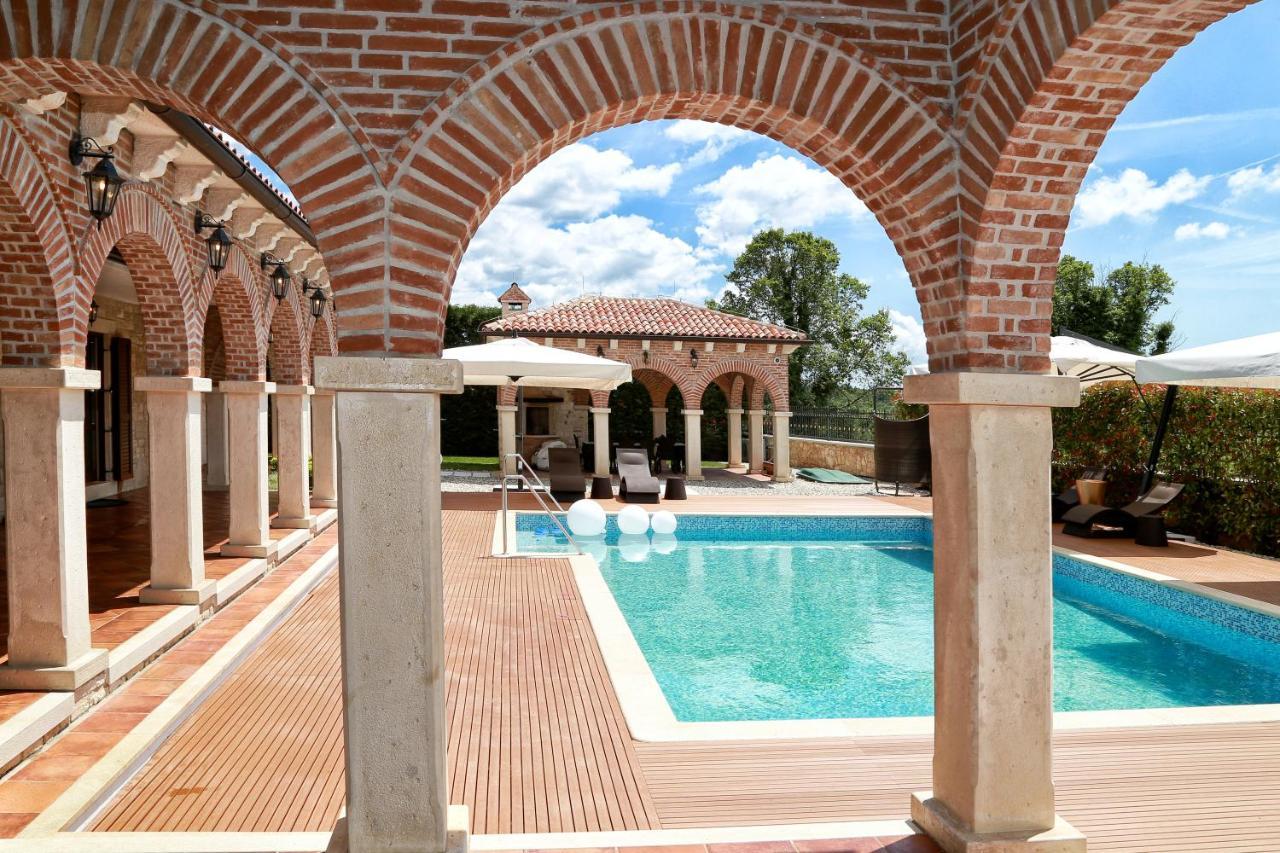 Villa Carolus-Luxurious Istrian Villa Барат Экстерьер фото