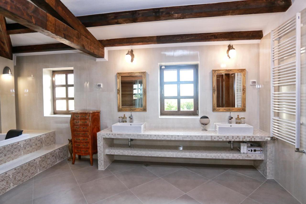 Villa Carolus-Luxurious Istrian Villa Барат Экстерьер фото
